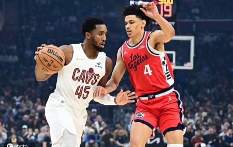 祖巴茨33+18伦纳德20分哈登19分 快船不敌骑士