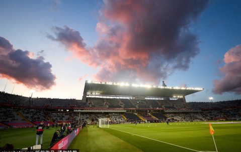 巴塞罗那与法兰克福的欧冠对决：VIP门票已售，球迷文化与安全措施详解