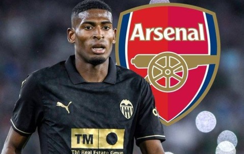 身价3000万&合同剩1年马卡：阿森纳低于2000万报价莫斯克拉被拒