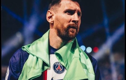 法甲官推晒海报祝福梅西：祝传奇生日快乐！