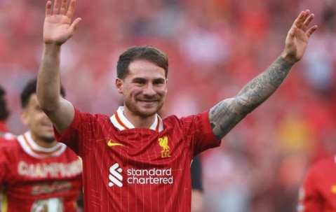 中场核心，麦卡利斯特当选利物浦队内4月份最佳球员