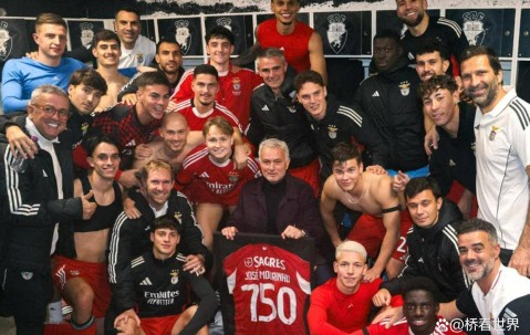 穆里尼奥更衣室收获惊喜礼物？昔日水货谁竟逆袭成中场核心？