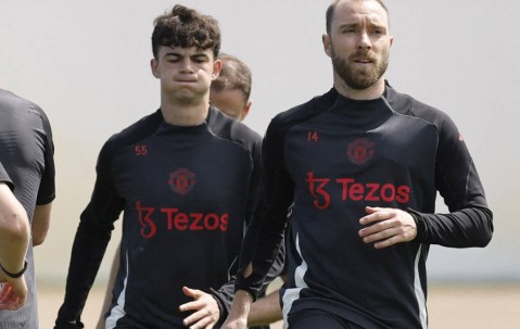 曼联官宣：8年老臣+中场大师+青训魂，三将告别！红魔换血阵痛还是新生？