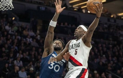 兰德尔41分 杨翰森2分1板开拓者不敌森林狼