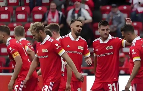 德甲；莱比锡红牛VS斯图加特