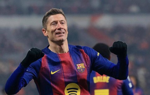 欧冠最新战报：拜仁巴萨携手晋级，四强已出局，皇马稳居第三