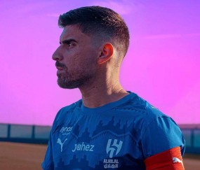 曝曼联明夏欲免费签葡萄牙铁腰!彻底重组中场,现有球员可全换掉