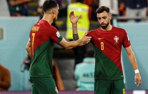 6000万英镑！曼联欲明夏甩卖队长，C罗亲自出面相邀，薪资翻倍