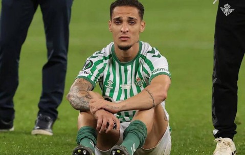 安东尼泪别贝蒂斯：西甲绽放难寻，未来何去何从？