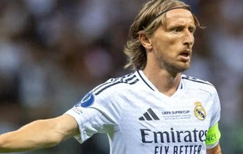 AC米兰签下金球巨星莫德里奇！年薪350万欧元，意甲争冠形势大逆转