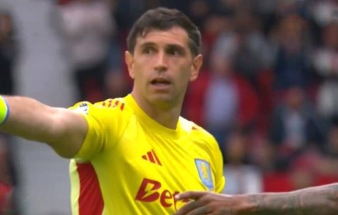 价值一亿的进球裁判可吹可不吹曼联自己不懂比赛该赢不该赢？