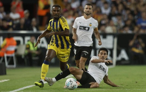 2-1，西甲第19逆转西甲第12，36岁大连人旧将一剑封喉，太牛了