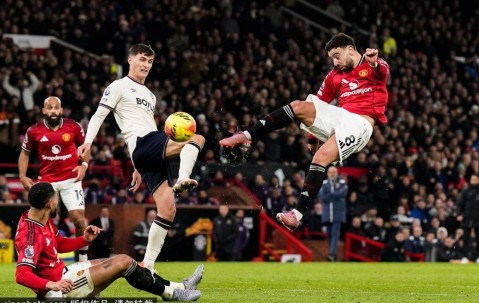 布鲁诺·费尔南德斯声称曼联高层想要套现他，但缺乏勇气违背主教练阿莫林意愿