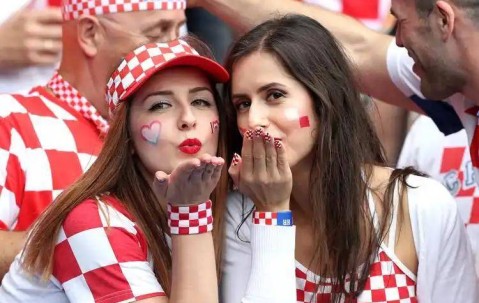 登贝莱这个金球奖并不水，至少比2010年梅西那个金球奖公正多了