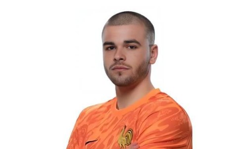 巴黎4000万欧签下切瓦利耶，创法甲门将转会纪录