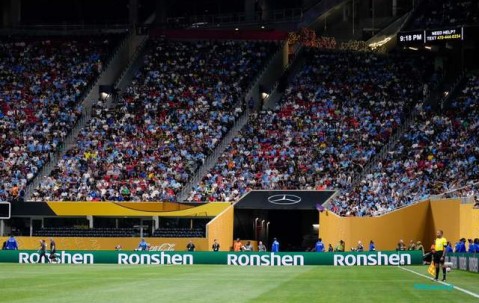 露出争冠獠牙！曼城11人大轮换仍6球大胜，两战全胜狂轰8球0失球