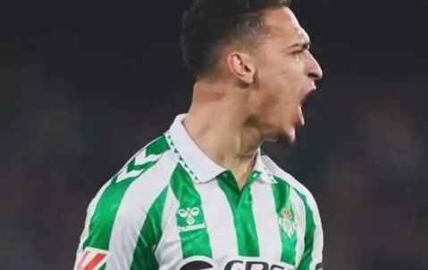 亿元先生变2000万！巴西边锋出奇招，曼联球迷愤怒，西甲劲旅欢喜