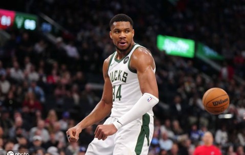 雄鹿尼克斯休赛期讨论交易字母哥 但最终未达成协议