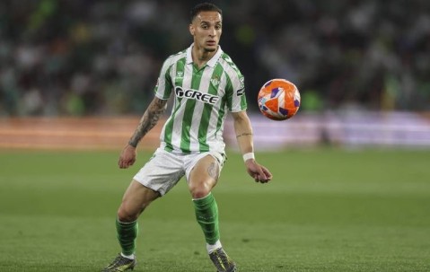 反转再反转！安东尼无缘贝蒂斯，400万欧元薪资差价，曼联也不想给