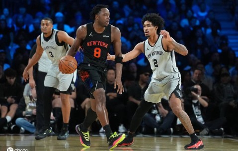 NBA杯-布伦森25分文班亚马18分 尼克斯逆转马刺夺冠