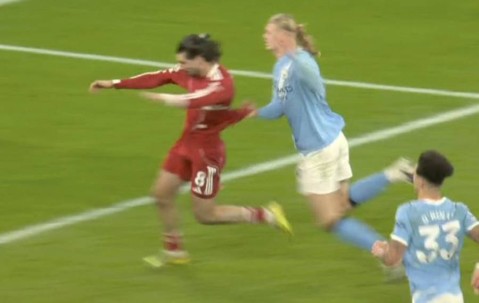 曼联离欧冠又近一步，利物浦自杀式输球又输人！卡里克安排加班备战西汉姆