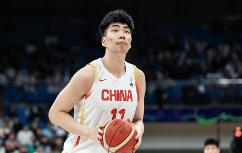 西乙主帅谈余嘉豪！直指防守+对抗+篮板隐患，需进步才能进西甲！