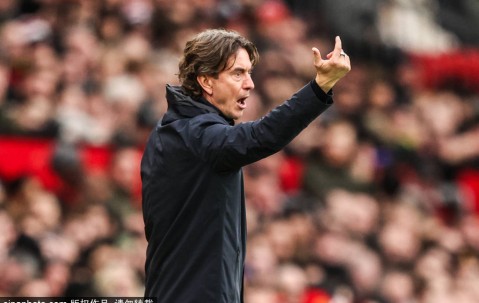 英超第25轮：B费解锁造200球姆伯莫建功 罗梅罗直红 曼联2-0十人热刺