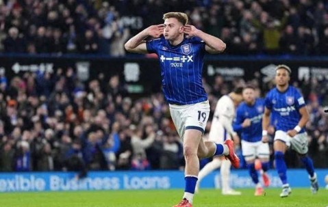 曼联3000万引新凯恩，谈判已获准，球员决定货比三家！