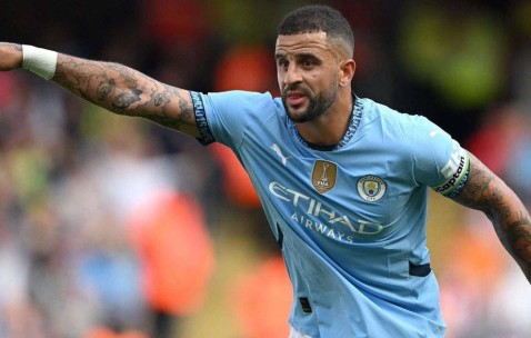 凯尔沃克愿与热刺夺欧联杯引发争议 6座冠军手中少一个毫不在意