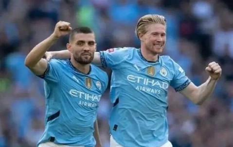 千万身价沦为摆设？曼城新星尴尬陪练生涯引爆愤怒！