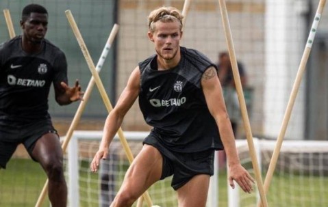 阿莫林又要买旧部：4000万报价昔日中场，曼联转换推进就靠他