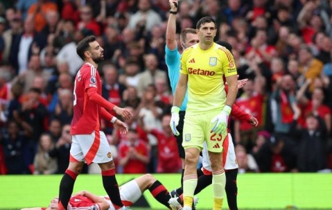 记者：曼联、马竞近几周考察了大马丁，球员想踢欧冠