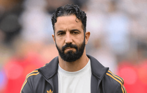 震惊更衣室，曼联11将集体发文，送别阿莫林，这次换帅不一样