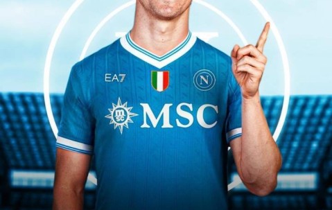 进欧冠就买断！迪马：霍伊伦与那不勒斯合同中有8000万欧解约条款