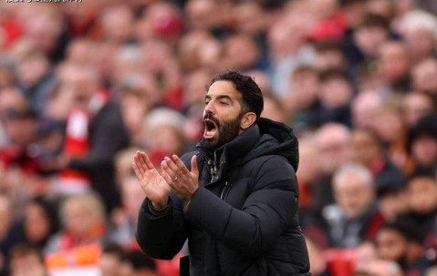 从过街老鼠到希望之帅：曼联支持度经过山车，这就是老特拉福德