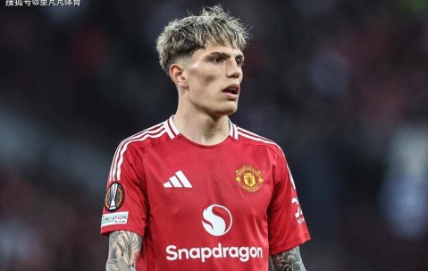 这买卖靠谱么？蓝军想要购入加纳乔，曼联想拿其大中锋来互换