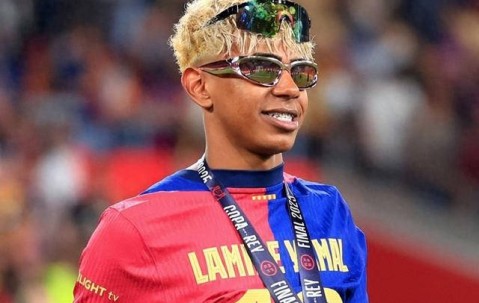 巴黎夏特莱剧院的聚光灯将准时聚焦舞台中央，第69届金球奖颁奖典礼即将拉开大幕