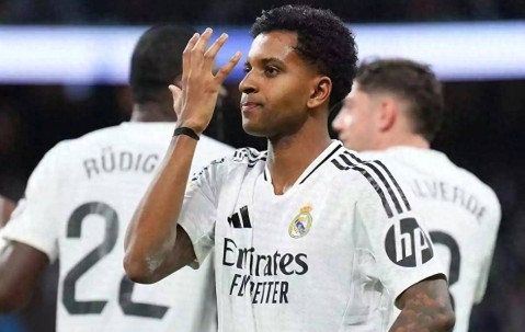 耻辱赛季后的推倒重建：皇马夏窗大清洗，三大球星的告别序曲