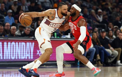 杜兰特缺阵阿门28+7+8 狄龙29分火箭射落太阳