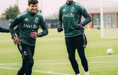 曝曼联仍欲签新门将原因！拉门斯打消更衣室质疑，队友本想要大马丁