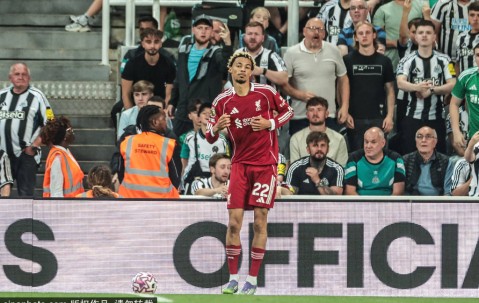 曼联又买错了？埃基蒂克3球1助约克雷斯2球 舍什科还没首发