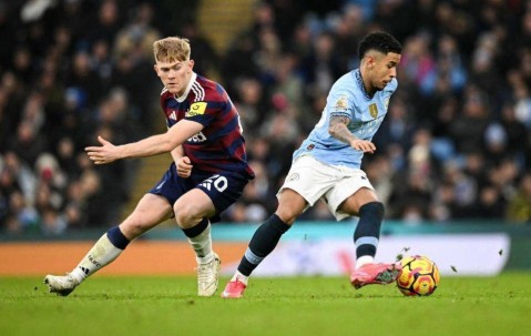 英超回顾：绝了！标王戴帽大胜纽卡回前四，反诉英超大获全胜，曼城双喜临门