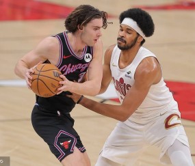 吉迪23+11+11米切尔空砍32分 公牛胜骑士