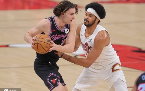 吉迪23+11+11米切尔空砍32分 公牛胜骑士