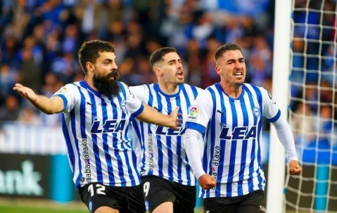 西甲焦点战：比利亚雷亚尔 VS 塞维利亚，黄潜能否主场奏凯？