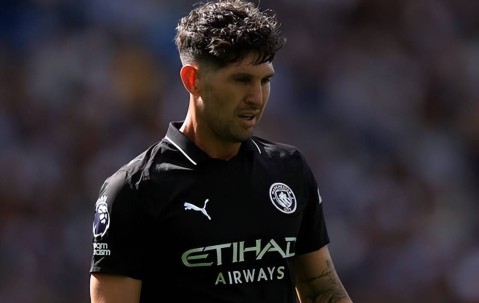 曼城后防崩塌！瓜帅钦点20岁青训救主，斯通斯时代落幕