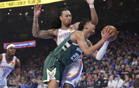 吉昂19+11霍姆格伦16+13 雄鹿击败雷霆