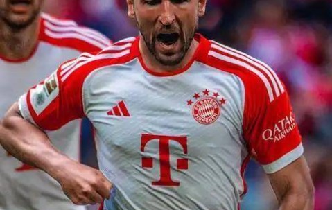 1.5亿打水漂，8位新援全离队！德甲巨人只能靠这位了？