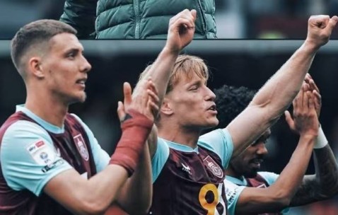 球队升级大盘点：汉堡或容忍德甲，英冠双雄破百，法甲迎来巴黎德比