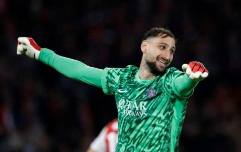 曼联门神争夺战：多纳鲁马加盟悬念与奥纳纳的信任危机